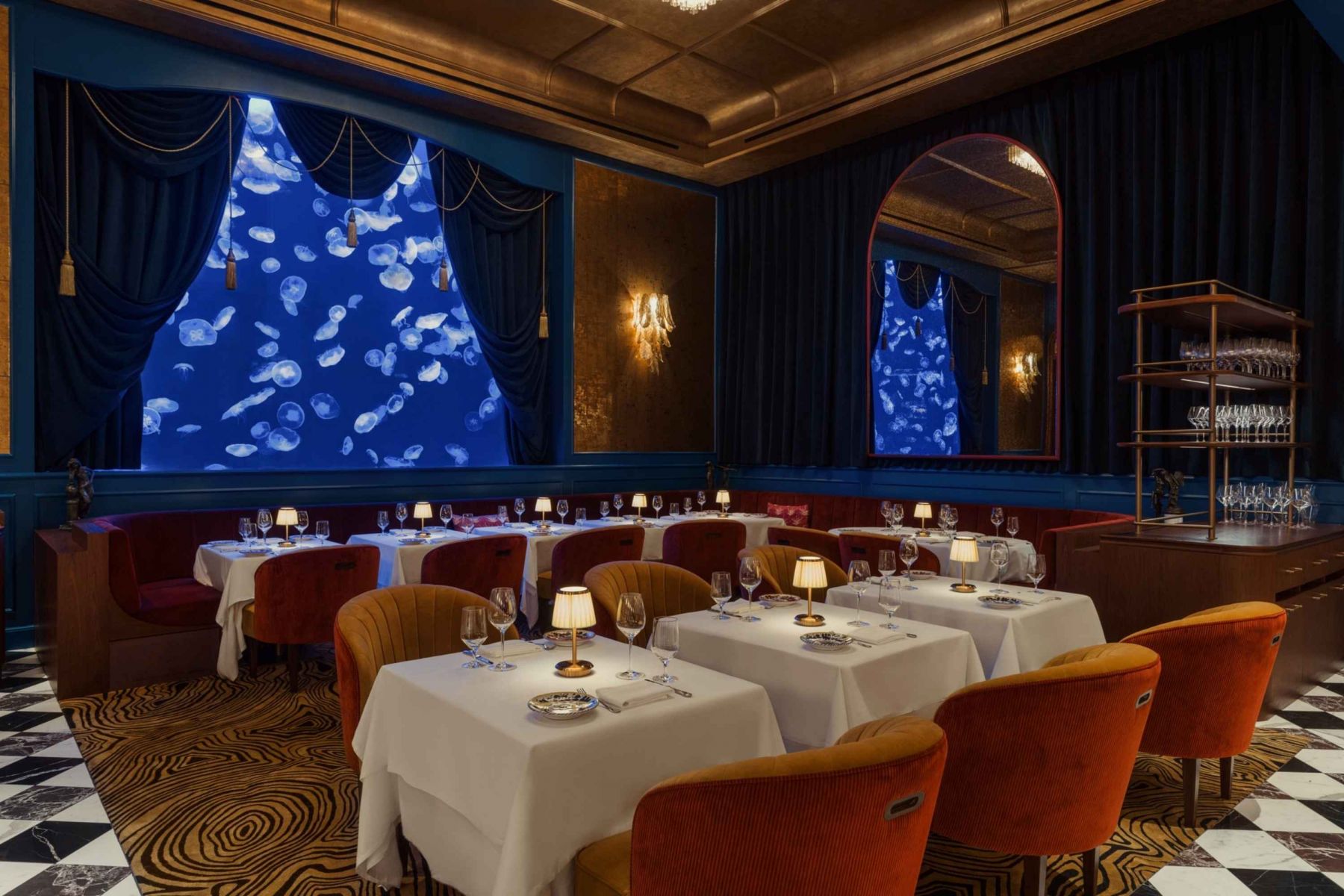Carbone Dubai Scroll 5.jpg